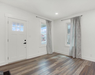 531 Baltimore Street - Photo Thumbnail 2