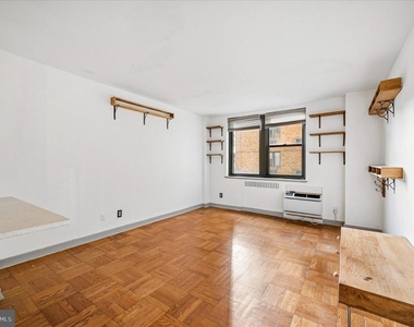 2601 Pennsylvania Avenue - Photo Thumbnail 2