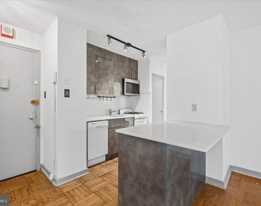 2601 Pennsylvania Avenue - Photo Thumbnail 7