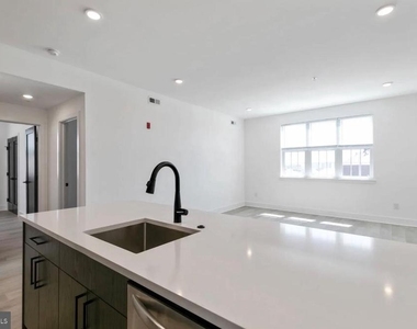 3045 Richmond Street - Photo Thumbnail 20