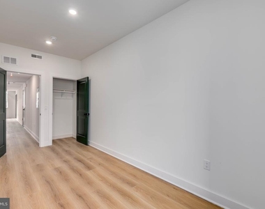 1224 W Silver Street - Photo Thumbnail 2