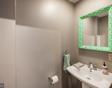 1636 E Wilt Street - Photo Thumbnail 9