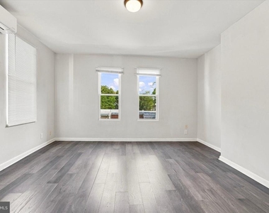 1219 S 46th Street - Photo Thumbnail 4