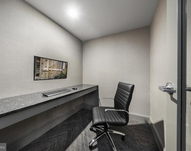 222 W Rittenhouse Square - Photo Thumbnail 11