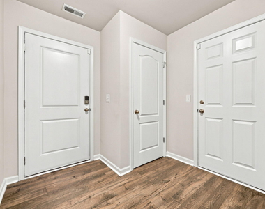 195 Bracknell Lane - Photo Thumbnail 8