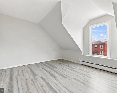 1219 S 46th Street - Photo Thumbnail 5