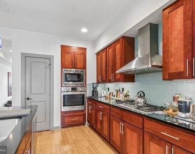 2311 E Gordon Street - Photo Thumbnail 6