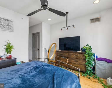 2311 E Gordon Street - Photo Thumbnail 9