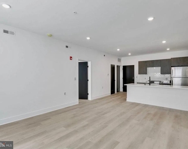 3045 Richmond Street - Photo Thumbnail 11
