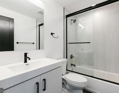 3045 Richmond Street - Photo Thumbnail 23