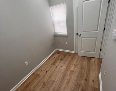 2215 10th Street - Photo Thumbnail 1