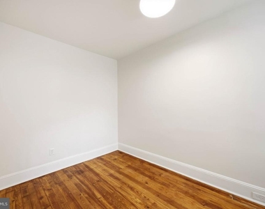 3671 Eveline Street - Photo Thumbnail 7