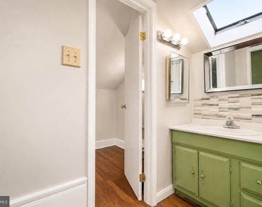 25 E Germantown Pike - Photo Thumbnail 10