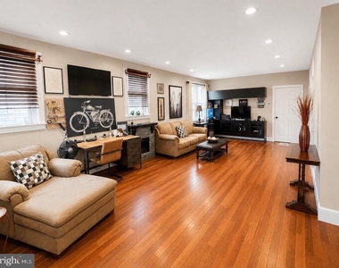 25 E Germantown Pike - Photo Thumbnail 8