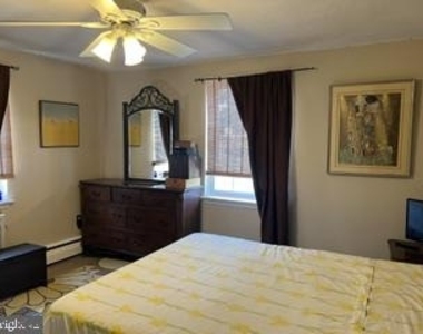 1334 Montgomery Avenue - Photo Thumbnail 3