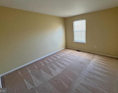 802 Seminole Gdns - Photo Thumbnail 18