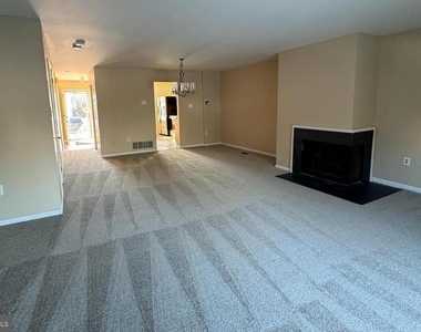 802 Seminole Gdns - Photo Thumbnail 6