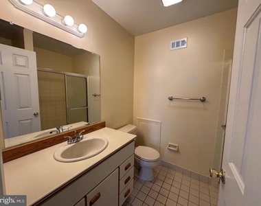 802 Seminole Gdns - Photo Thumbnail 12
