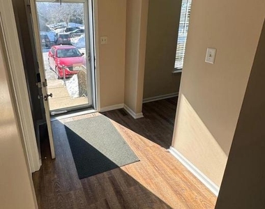 802 Seminole Gdns - Photo Thumbnail 1