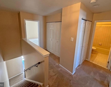 802 Seminole Gdns - Photo Thumbnail 8