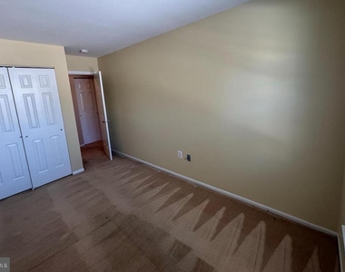 802 Seminole Gdns - Photo Thumbnail 14