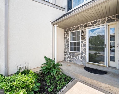713 Whitetail Circle - Photo Thumbnail 1