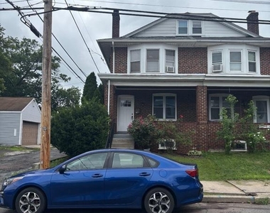70 S Mount Vernon Street - Photo Thumbnail 1