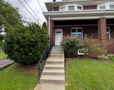 70 S Mount Vernon Street - Photo Thumbnail 2