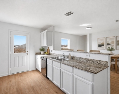 1013 Woodward Court Ct - Photo Thumbnail 4
