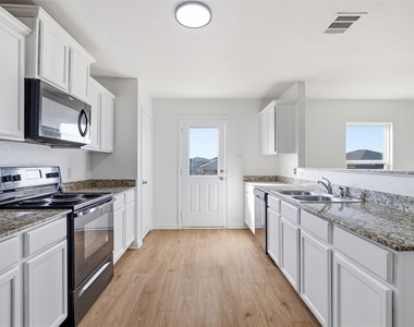 1013 Woodward Court Ct - Photo Thumbnail 8