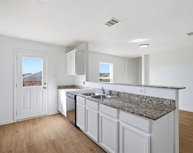 1013 Woodward Court Ct - Photo Thumbnail 5