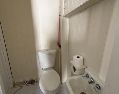 102 S Hess Street - Photo Thumbnail 9