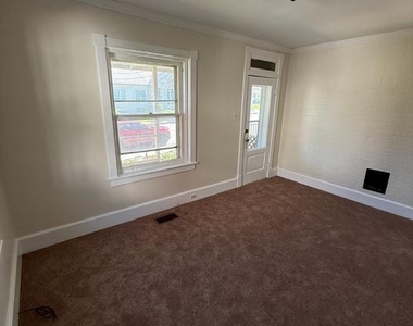 102 S Hess Street - Photo Thumbnail 3