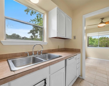 2316 Montclaire St - Photo Thumbnail 17