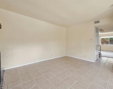 2316 Montclaire St - Photo Thumbnail 10