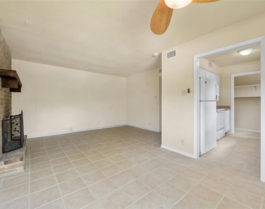 2316 Montclaire St - Photo Thumbnail 11