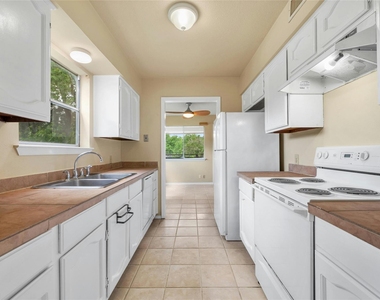 2316 Montclaire St - Photo Thumbnail 15