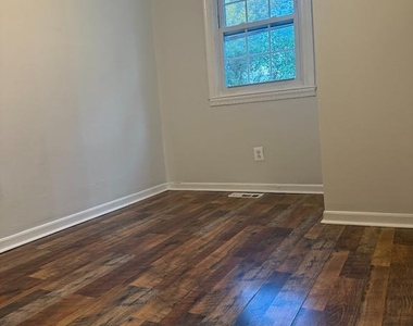 7164 Ruskin - Photo Thumbnail 7