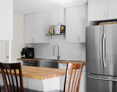 2505 Broken Oak Dr - Photo Thumbnail 13