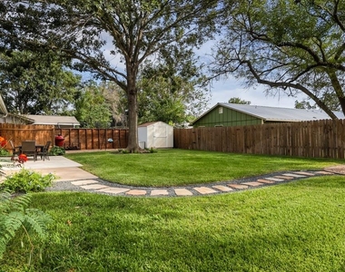 2505 Broken Oak Dr - Photo Thumbnail 27