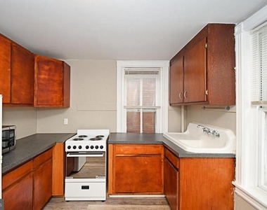 316 Lincoln Avenue - Photo Thumbnail 6