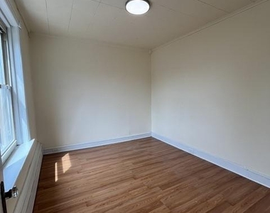 402 Jefferson Avenue - Photo Thumbnail 9