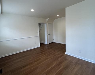 402 Jefferson Avenue - Photo Thumbnail 5