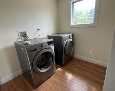 402 Jefferson Avenue - Photo Thumbnail 12