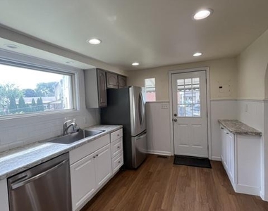 402 Jefferson Avenue - Photo Thumbnail 1