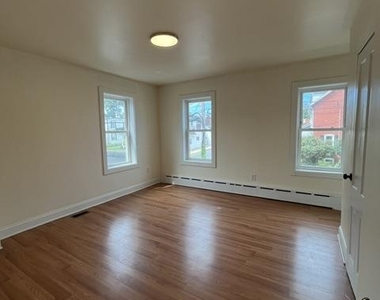 402 Jefferson Avenue - Photo Thumbnail 8