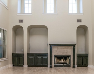 3006 Covington Pl - Photo Thumbnail 2