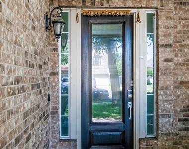 3006 Covington Pl - Photo Thumbnail 1