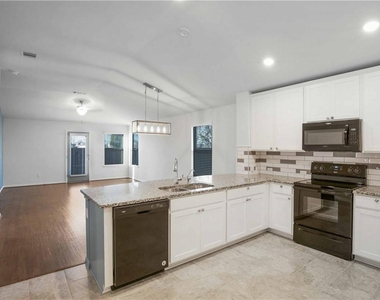 586 Evening Star Dr - Photo Thumbnail 2