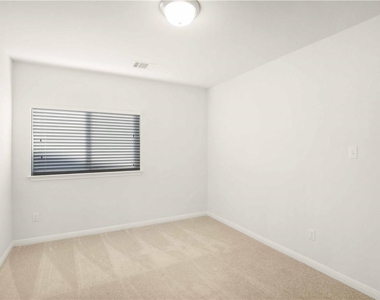 586 Evening Star Dr - Photo Thumbnail 19